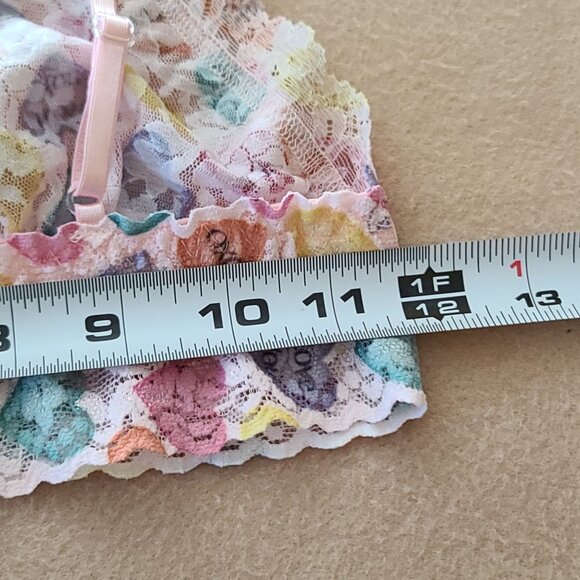 Hanky Panky Triangle Printed Lace Bralette XS Pink Multicolor Love Hearts NWT - Picture 7 of 10